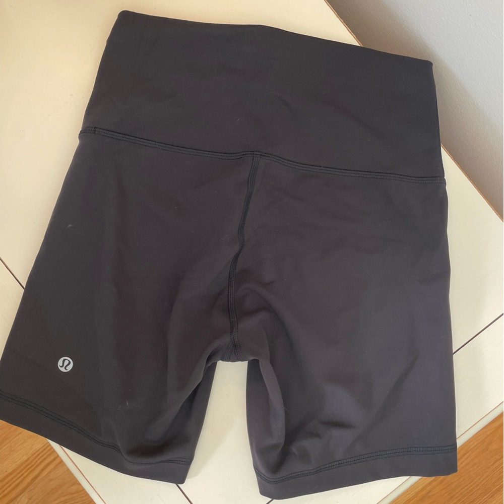 Wunder Train High-Rise Short 6"